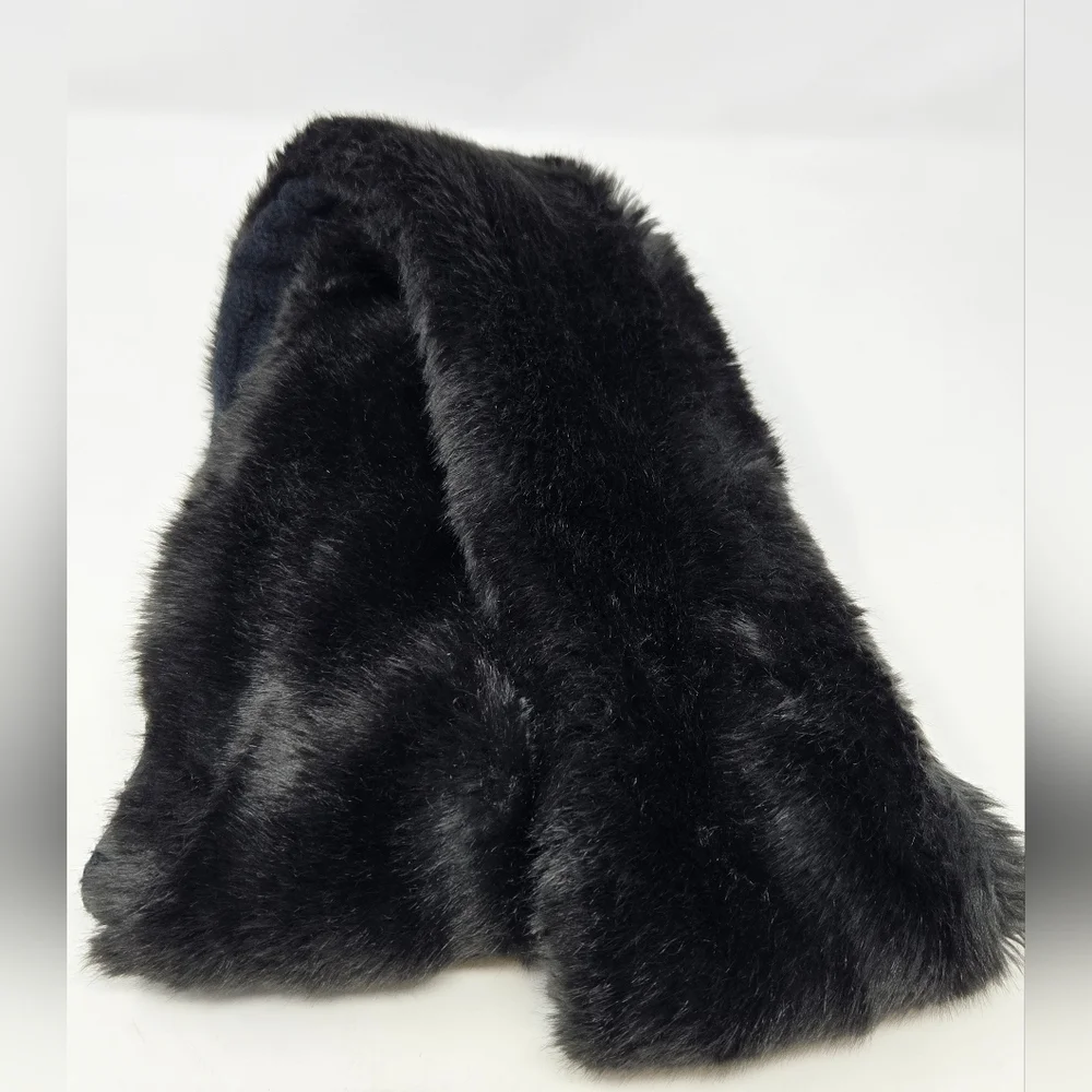 JUICY COUTURE BLACK FAUX FUR INFINITY SCARF CABLE KNIT INTERIOR WINTER WOMEN OS